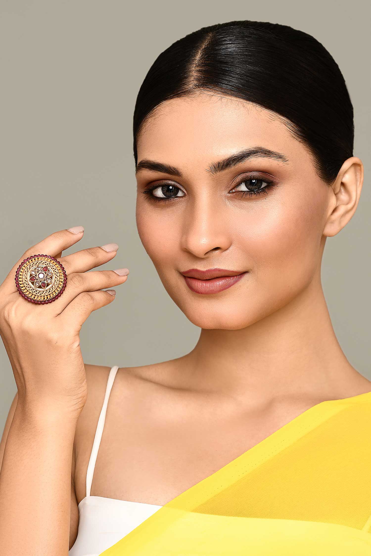 Flora Carved Kundan Ring 