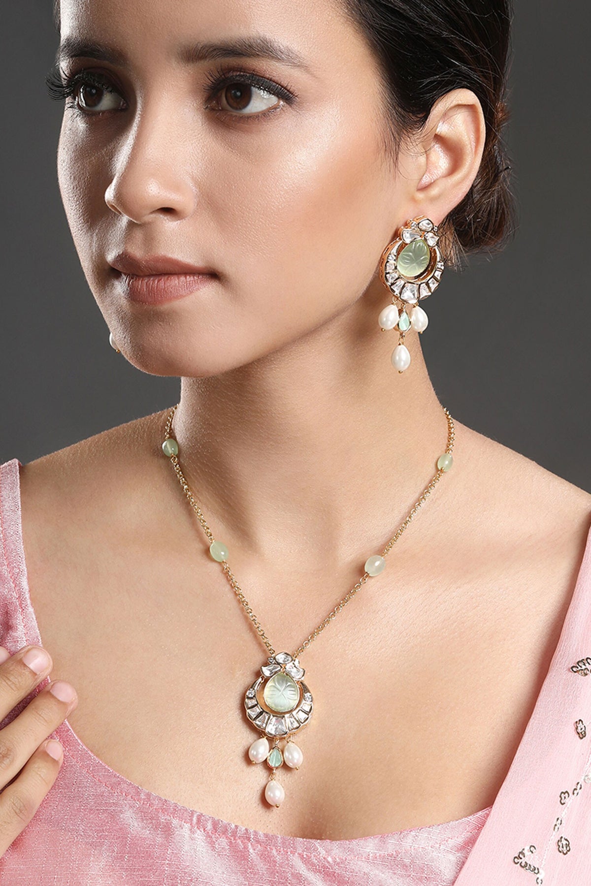 Embellished Pendant Necklace Set 