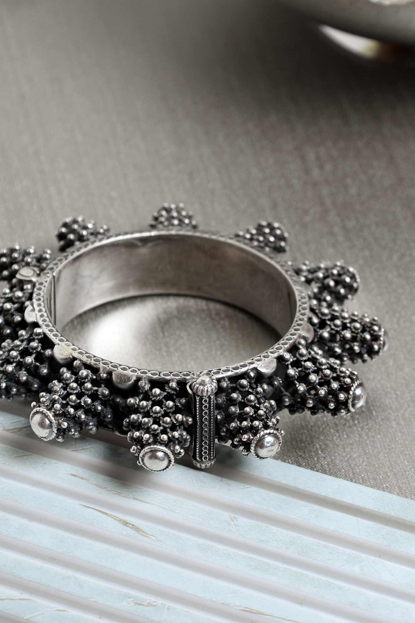 Textured Spoke Kada 