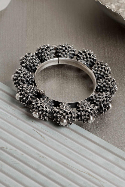 Vertical Textured Kada 