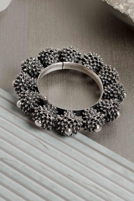 Vertical Textured Kada 