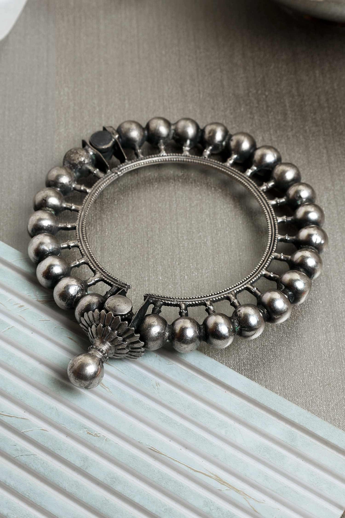 Ball Pattern Gokhru Kada 