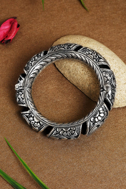 Flower Carved Kada 