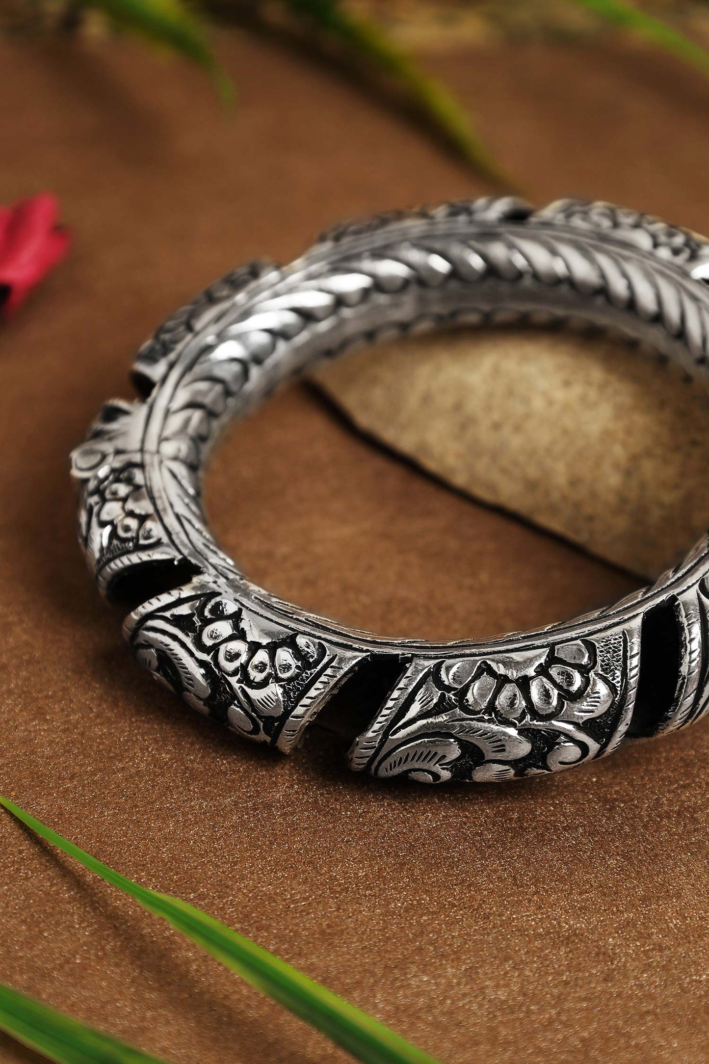 Flower Carved Kada 