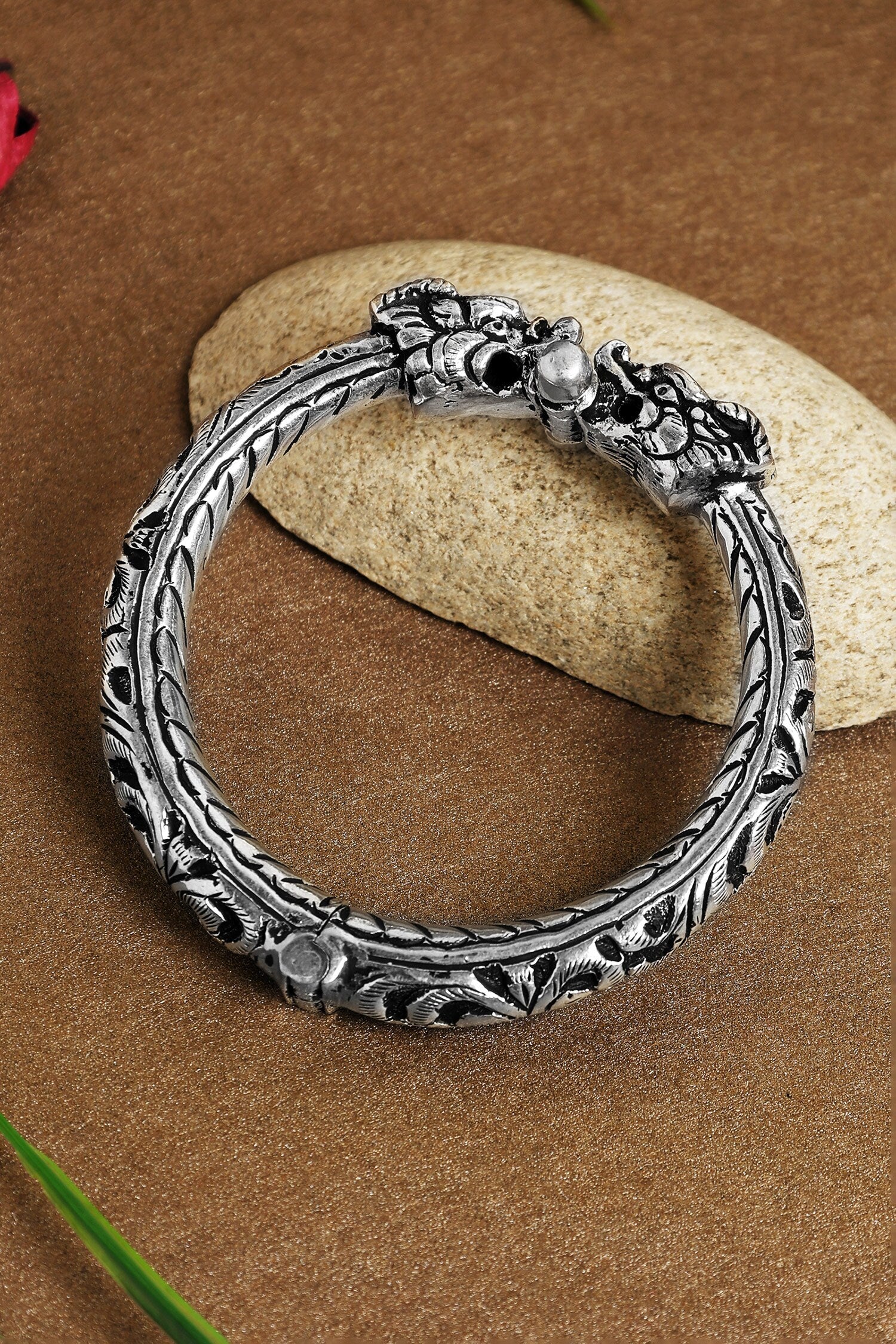 Dragon Closed Carved Kada 
