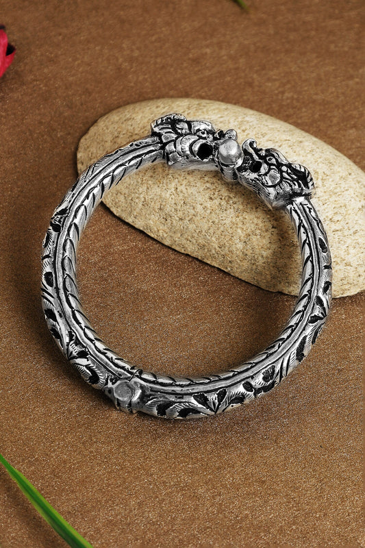 Dragon Closed Carved Kada 