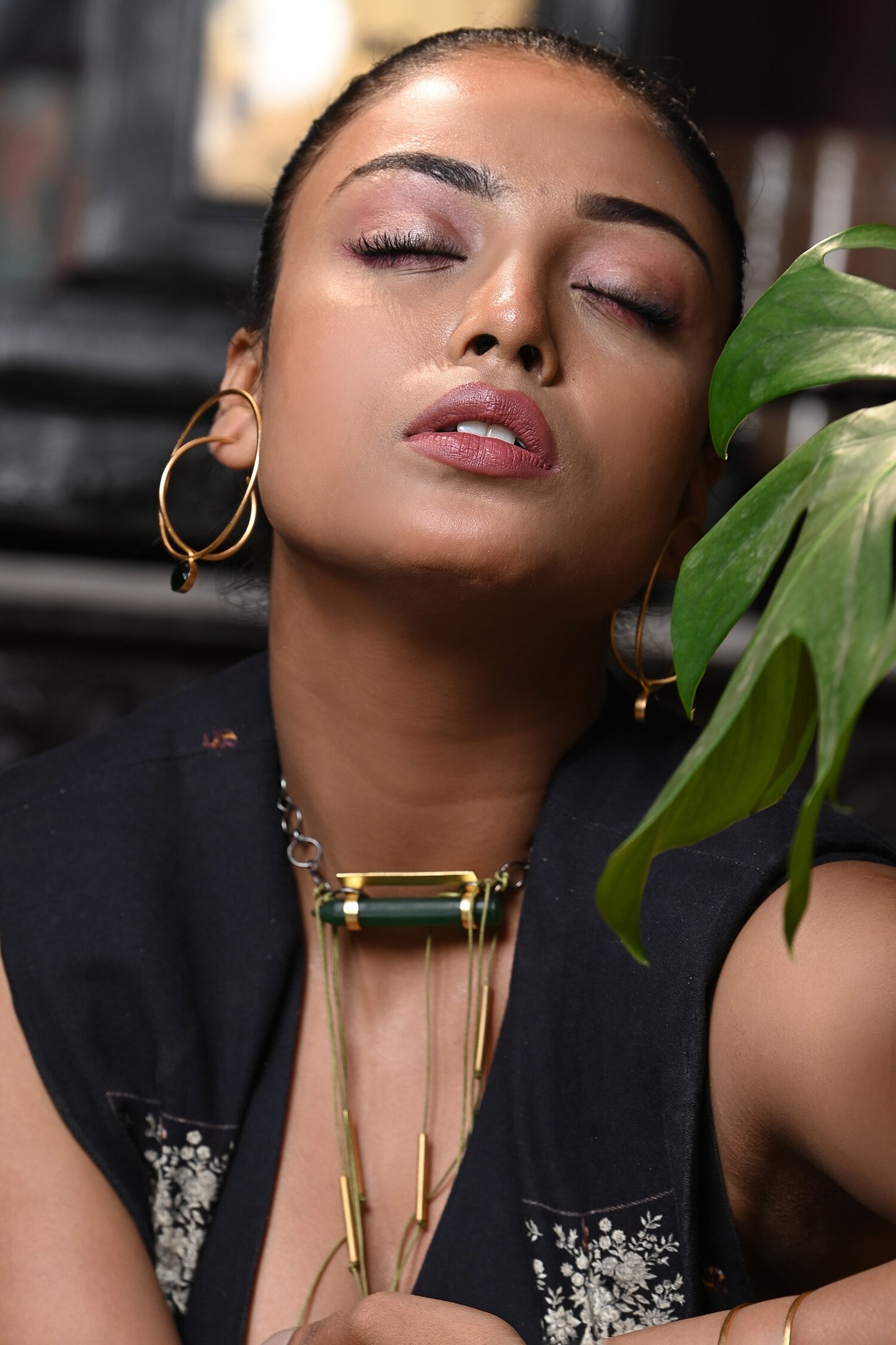 Sleek Chic Minimalist Choker 