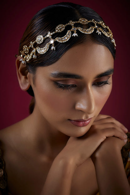Crescent & Floral Embellished Mathapatti 