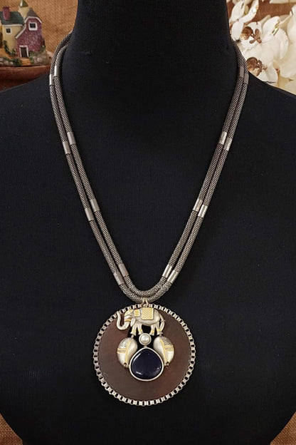 Elephant Carved Pendant Necklace 