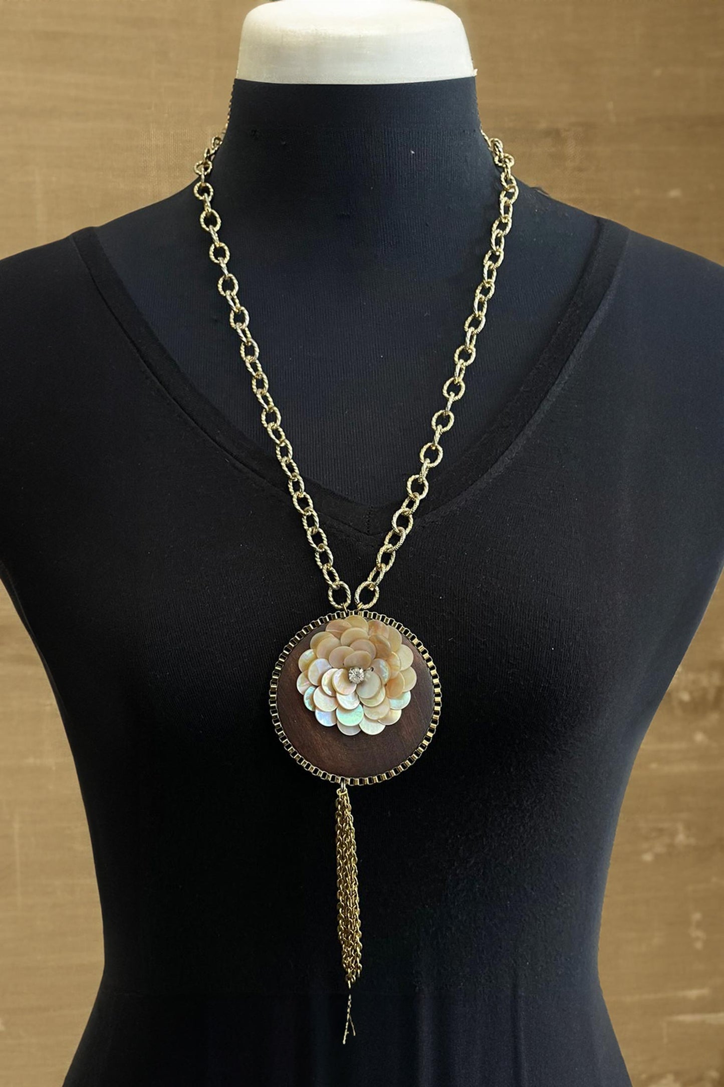 Mother Of Pearl Embellished Pendant Necklace 