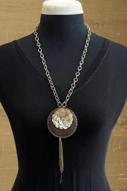 Mother Of Pearl Embellished Pendant Necklace 