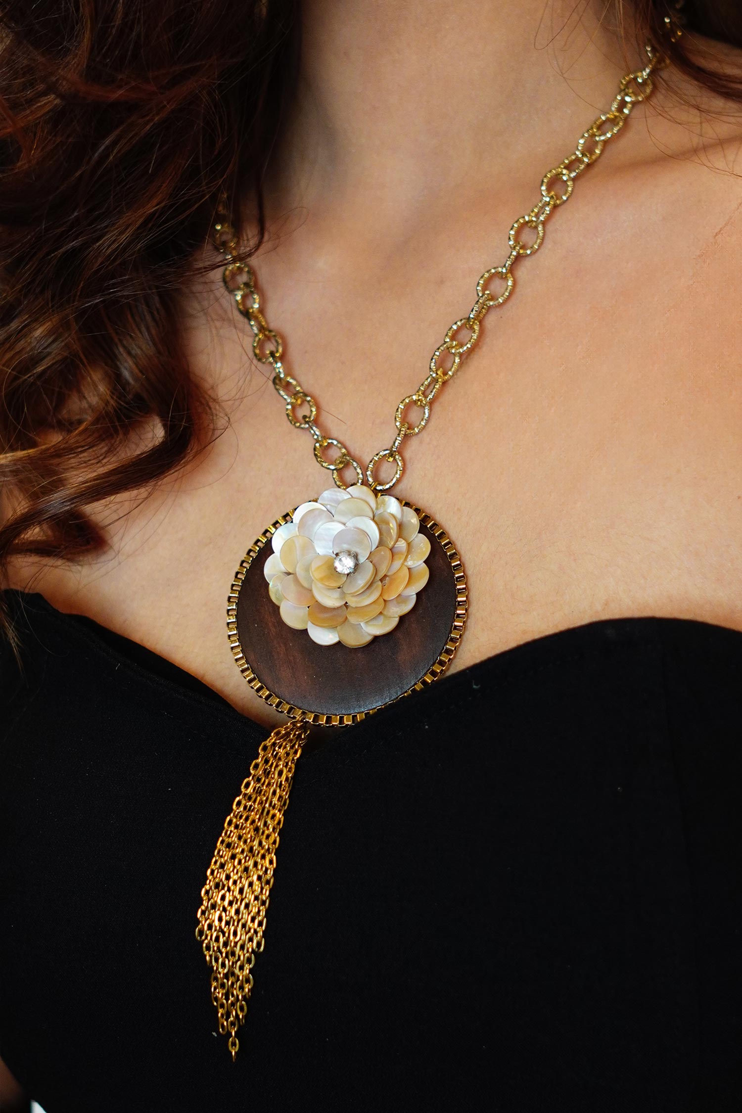 Mother Of Pearl Embellished Pendant Necklace 