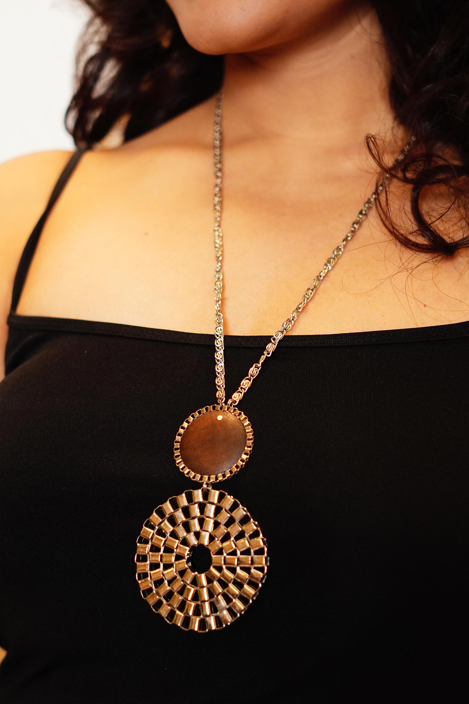 Geometric Carved Pendant Necklace 