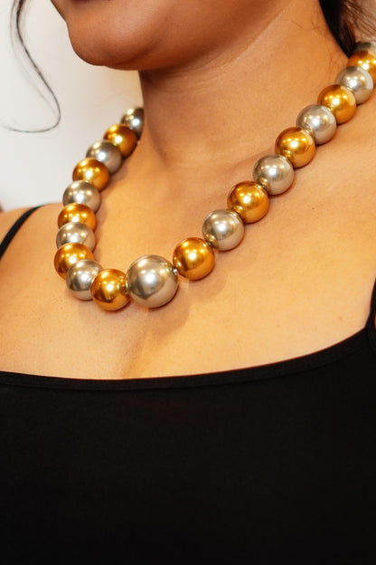 Pearl Embellished Necklace 