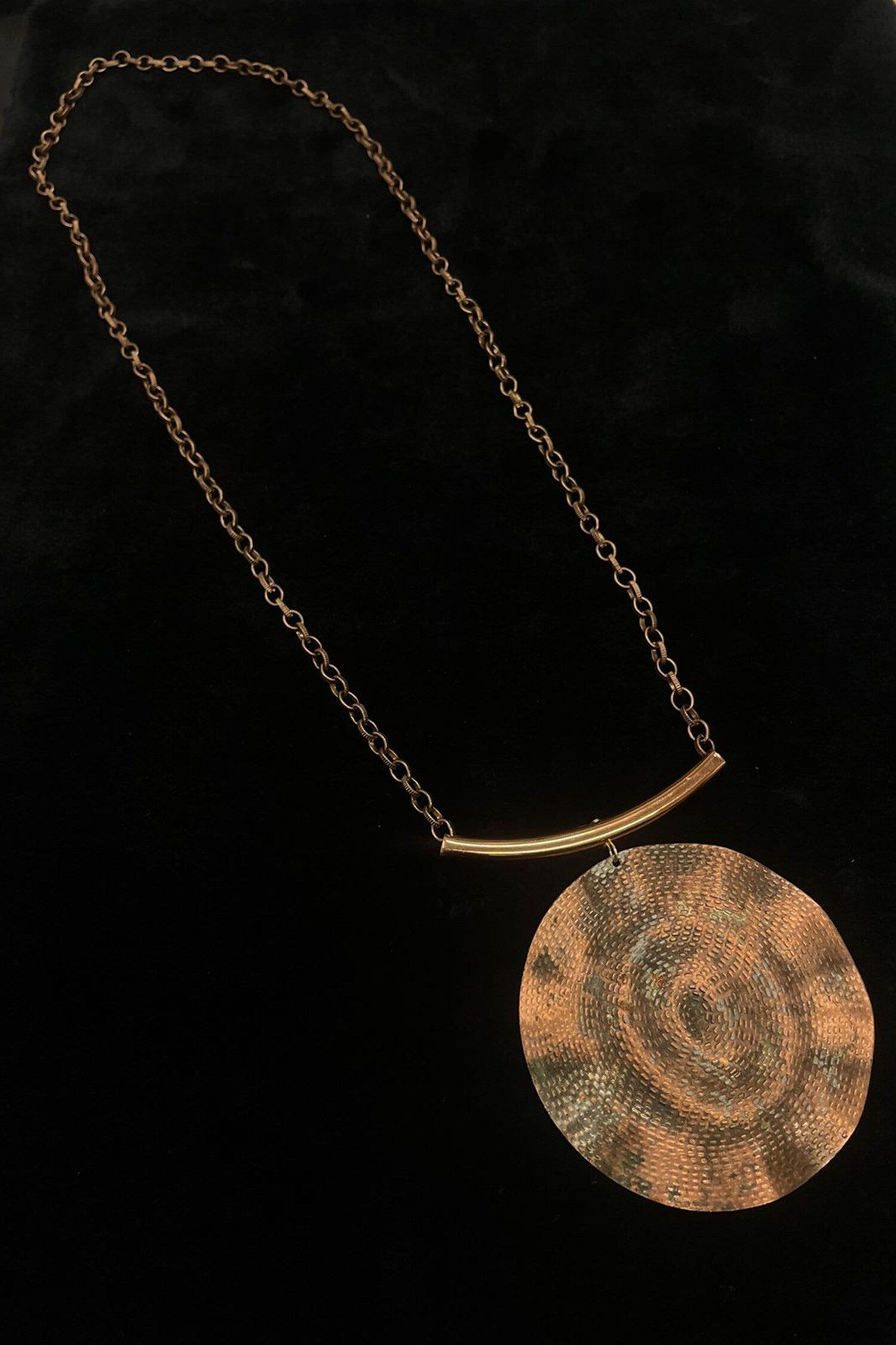 Geometric Carved Pendant Necklace 
