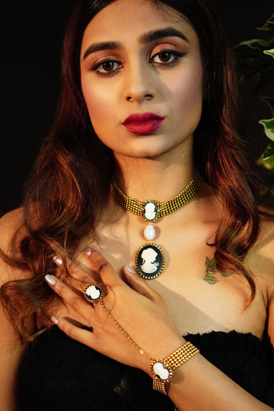 Victorian Mesh Haathpaan 