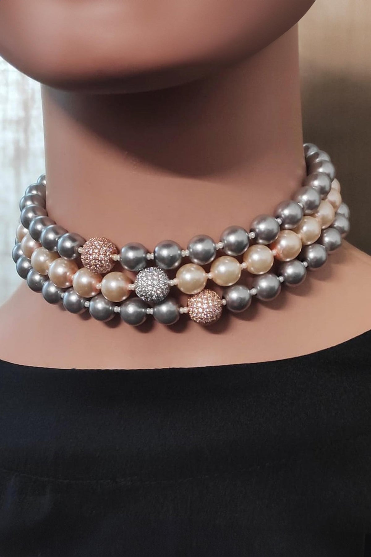 Pearl Layered Choker 