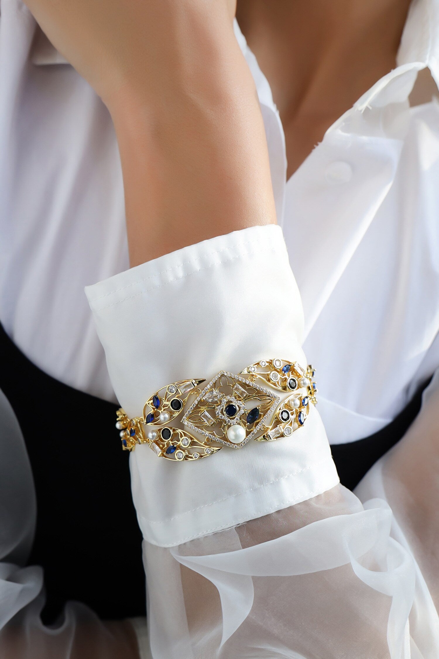 Damaska Embellished Bracelet 