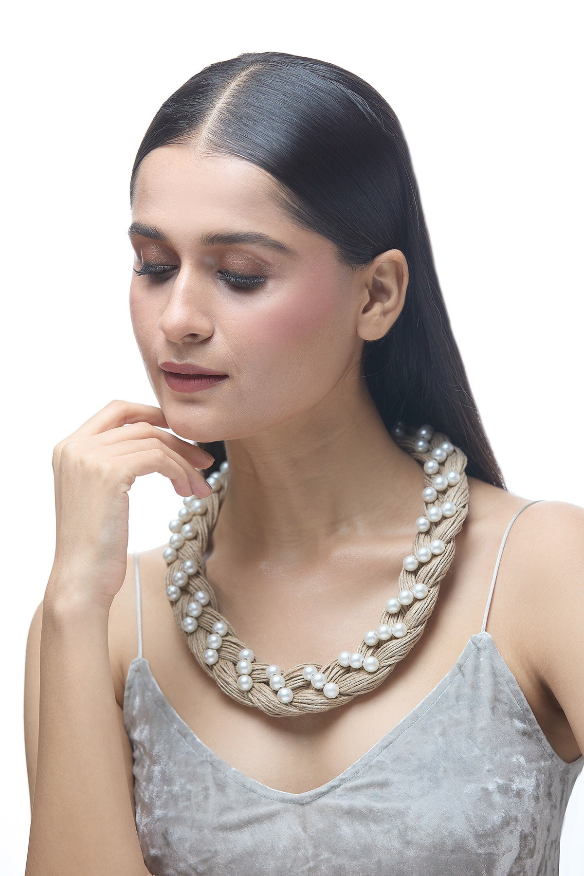 Embellished Choker Necklace 