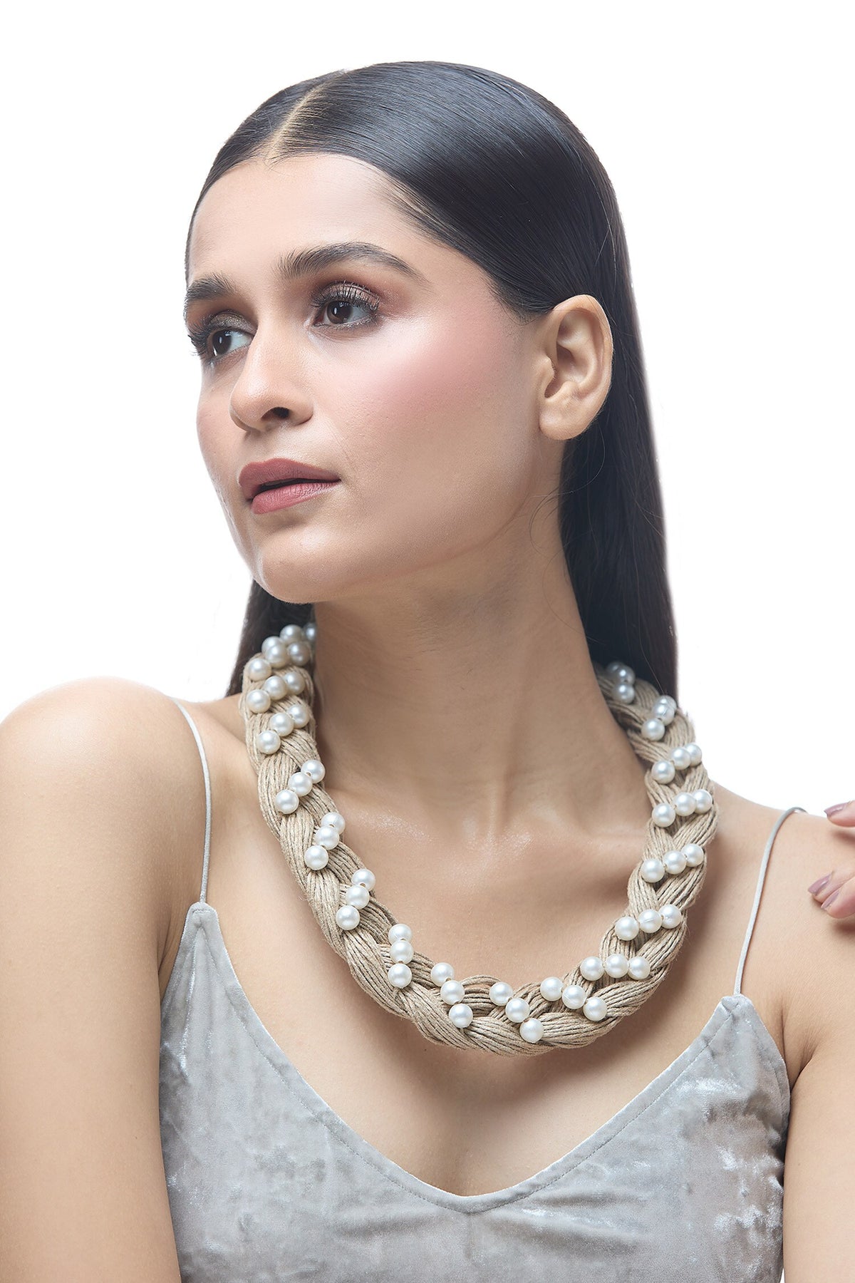 Embellished Choker Necklace 