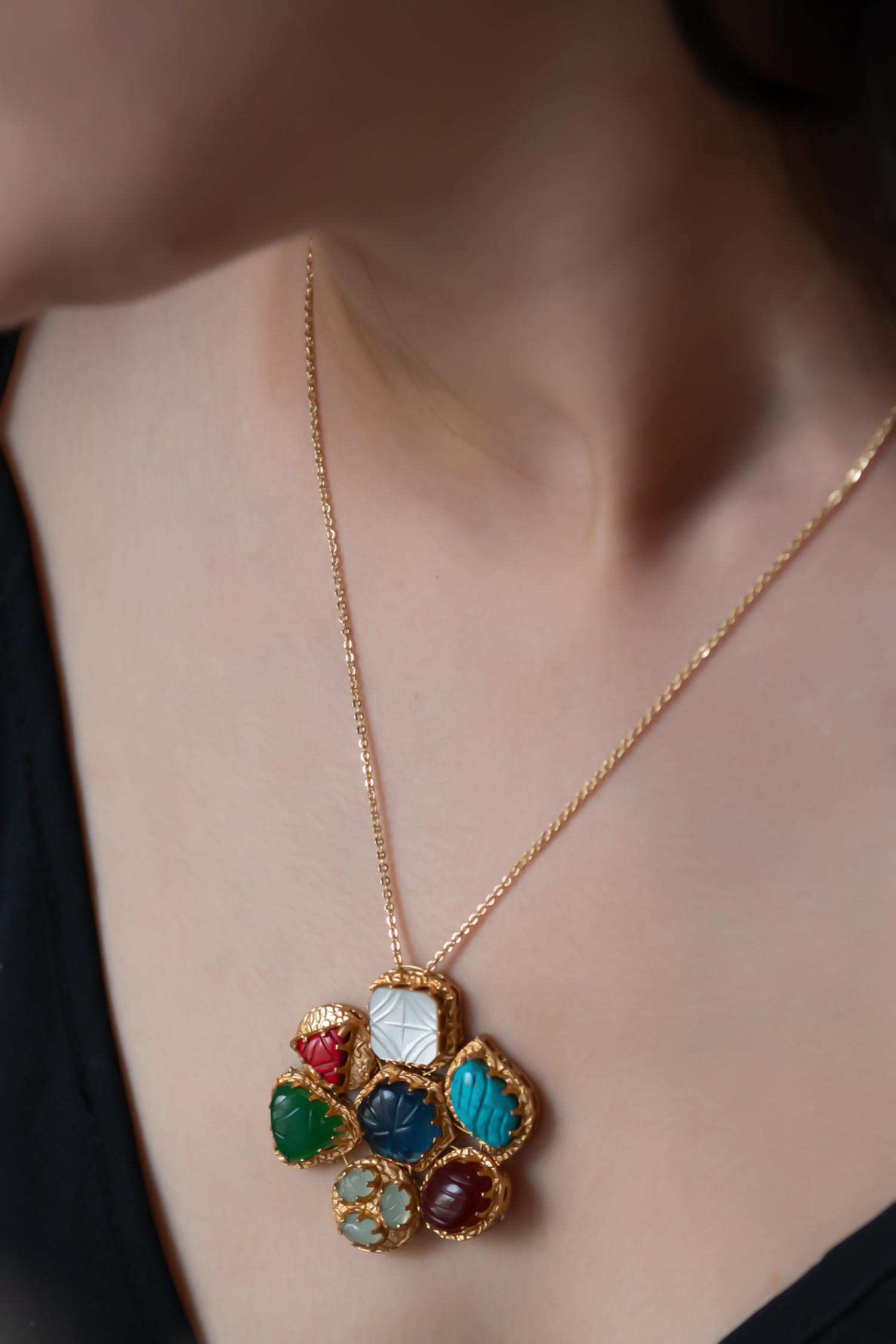 Acrylic Stone Embellished Pendant Necklace 