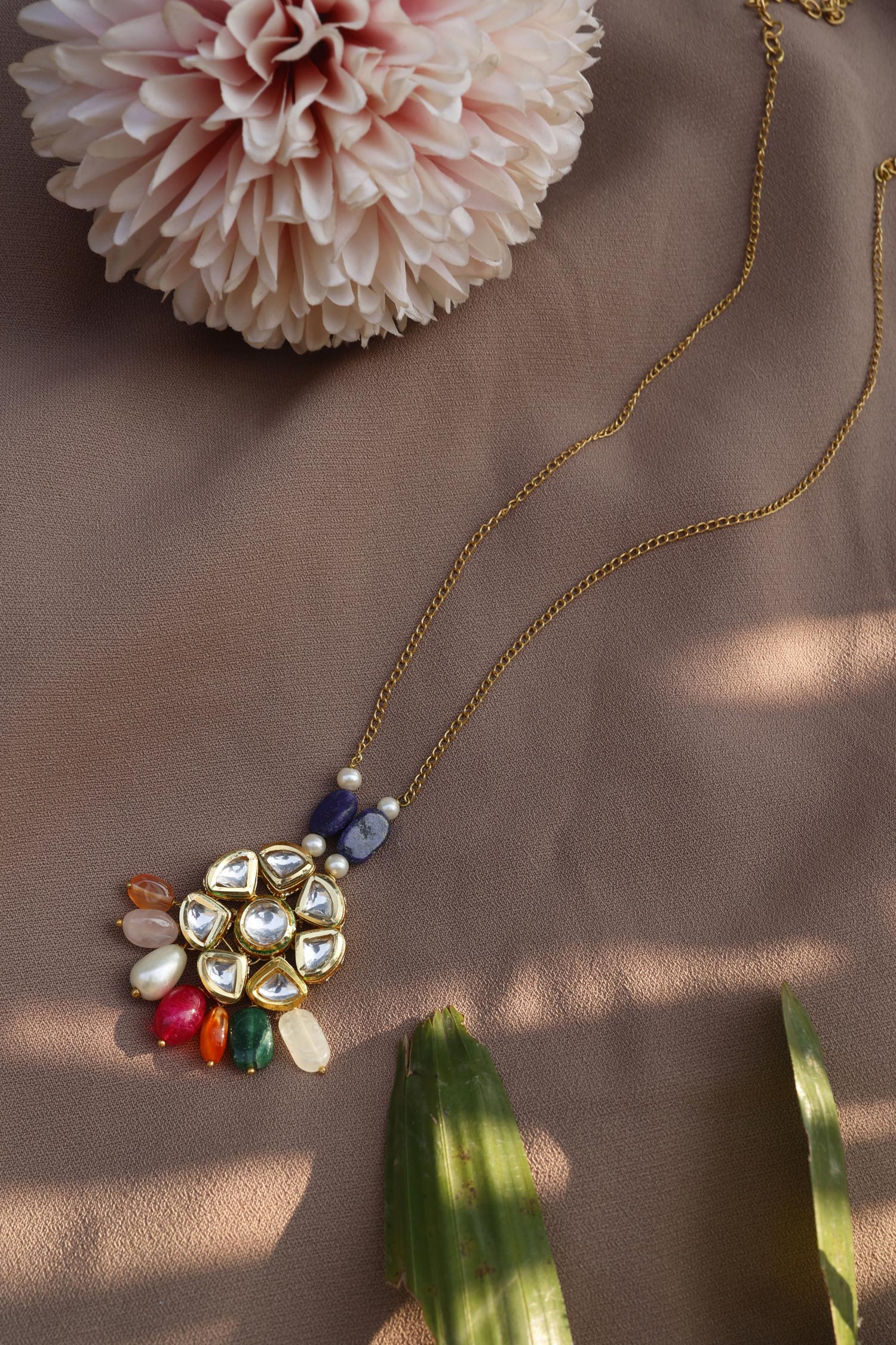 Kundan Floret Embellished Pendant Necklace 