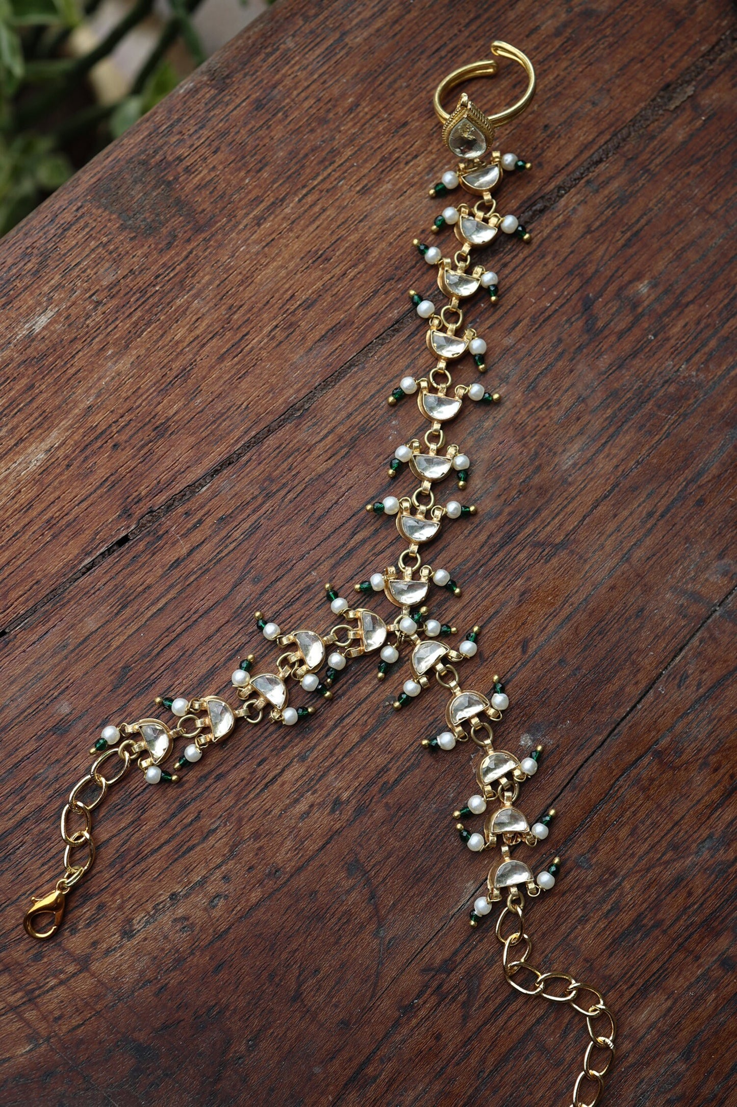 Kundan & Pearl Embellished Haathphool 
