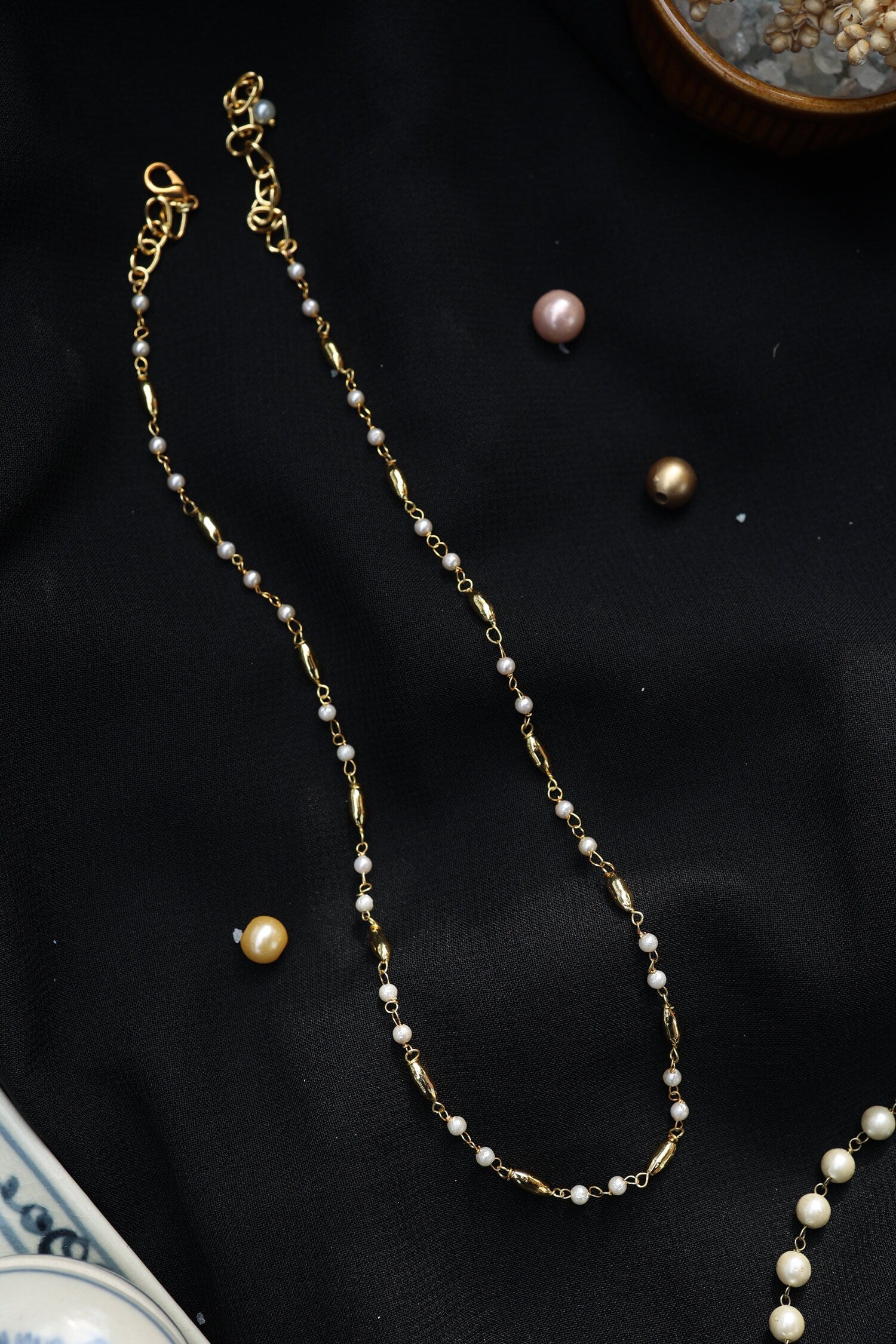 Embellished String Necklace 