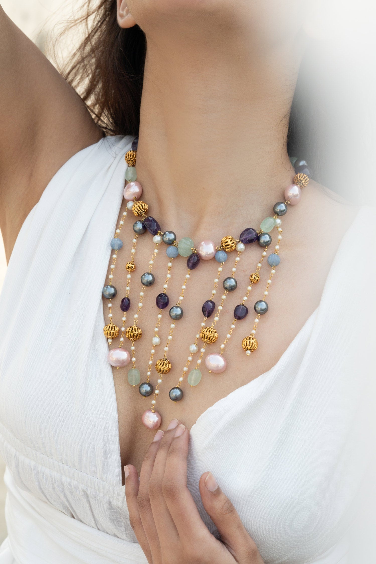Shell Pearls Embellished Choker Necklace 
