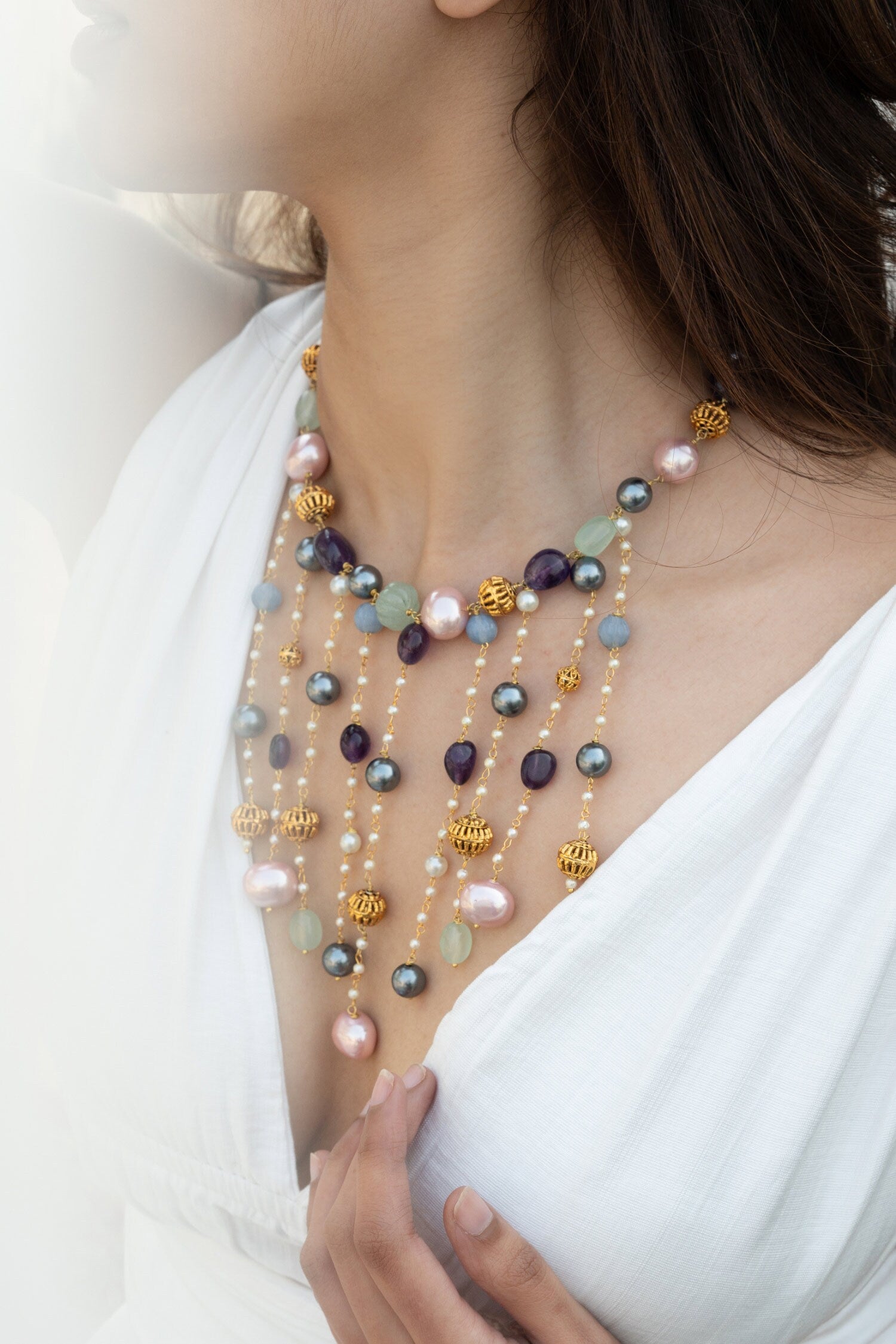 Shell Pearls Embellished Choker Necklace 