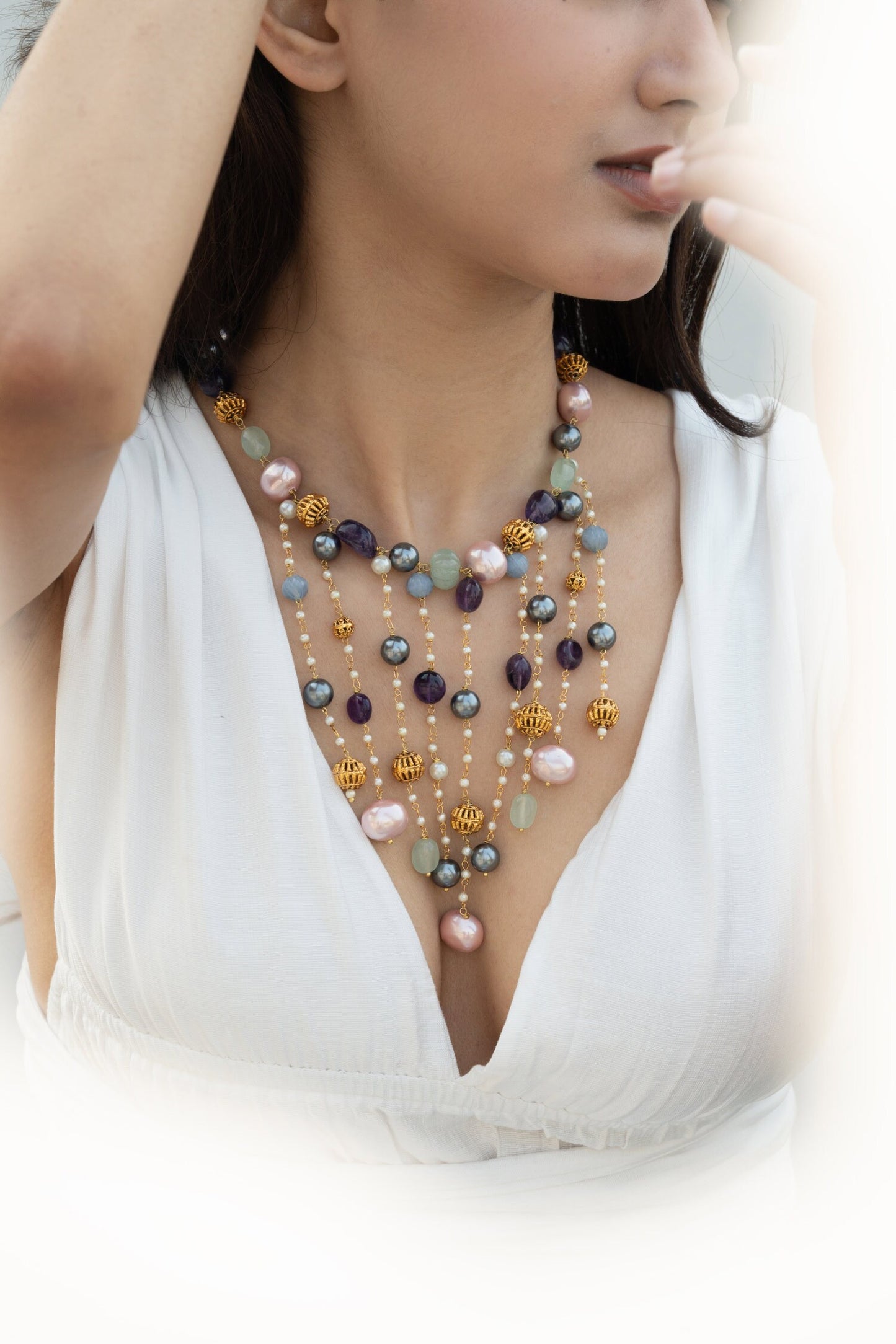 Shell Pearls Embellished Choker Necklace 