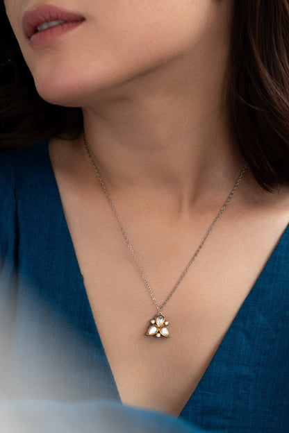 Embellished Pendant Necklace 