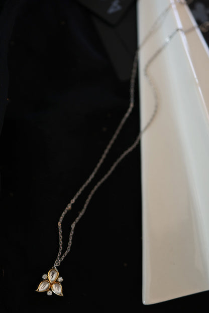 Embellished Pendant Necklace 