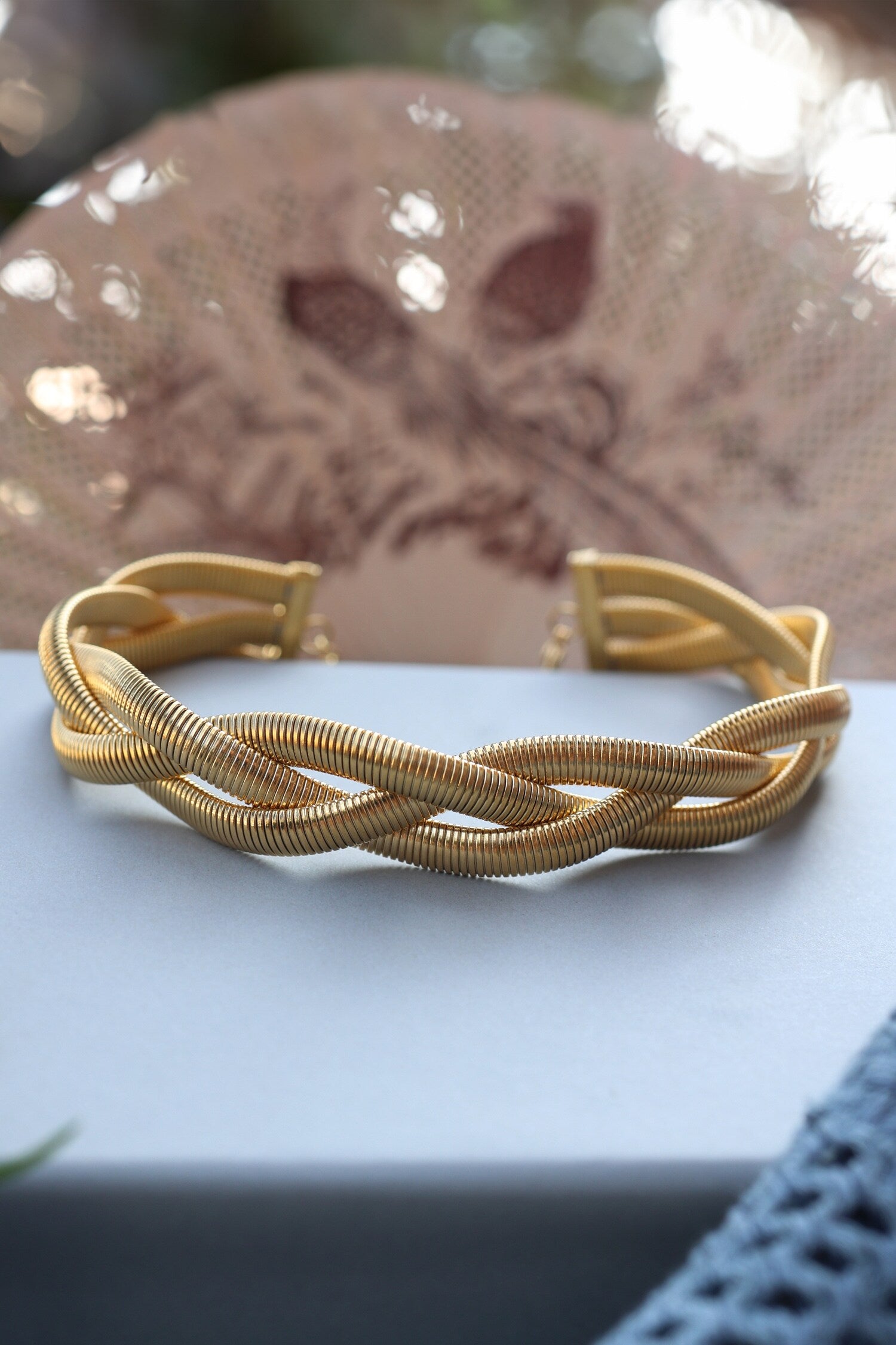 Spiral Shaped Choker 