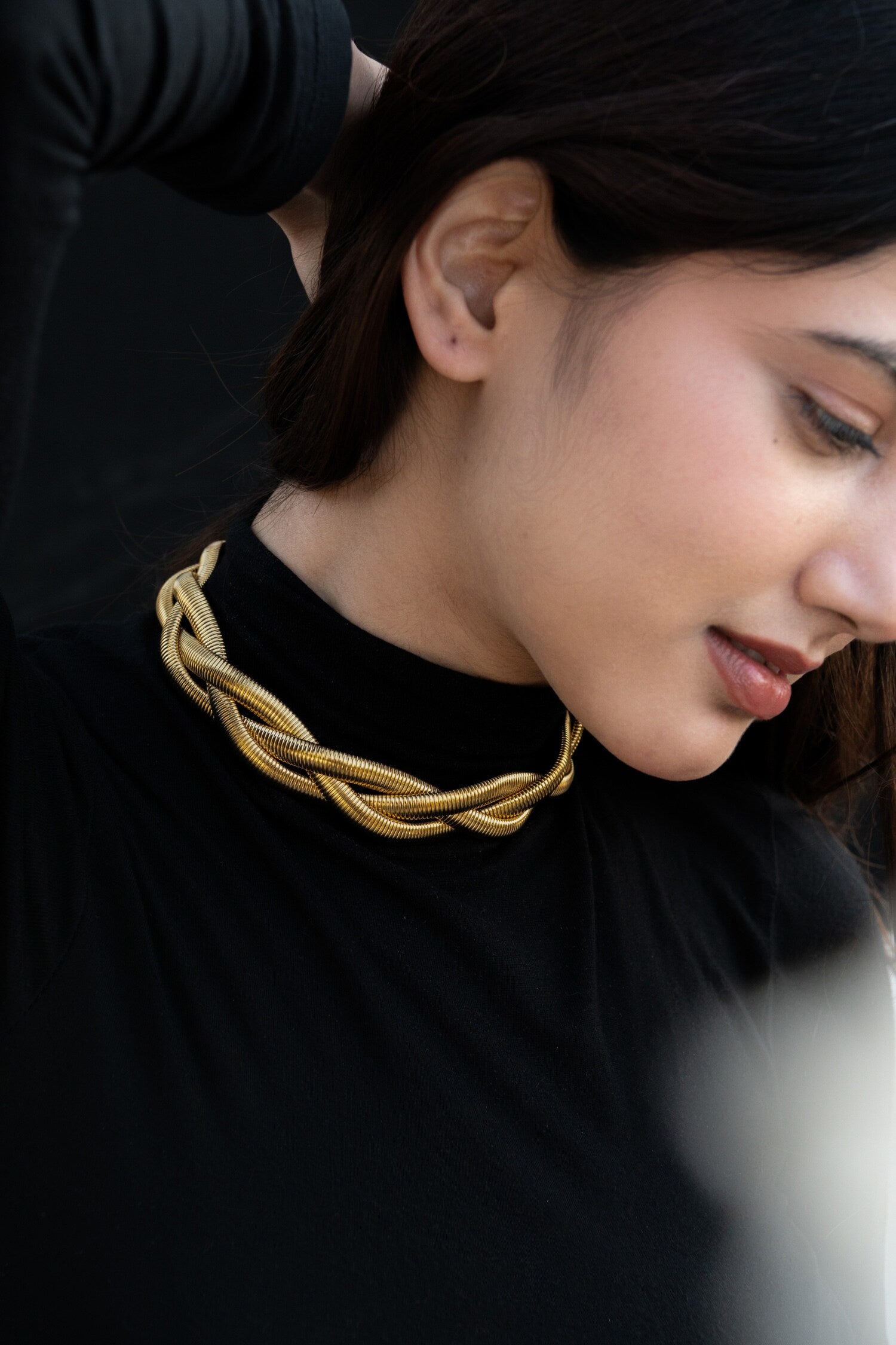 Spiral Shaped Choker 