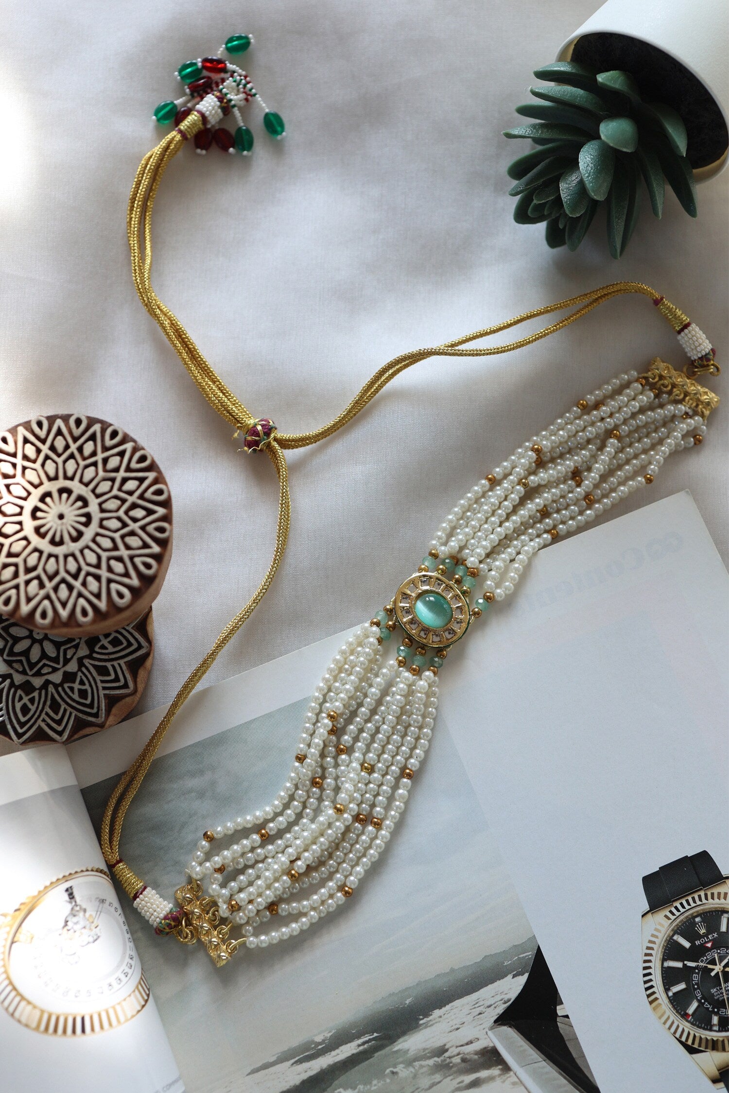 Onyx Kundan Studded Shell Pearl Choker 