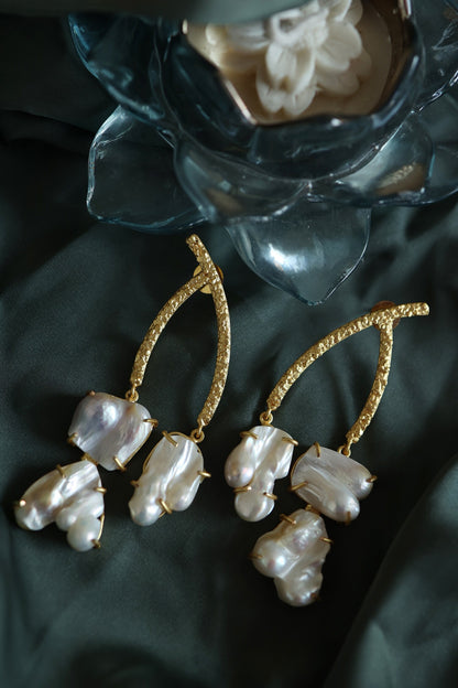 Baroque Pearl Textured Earrings 