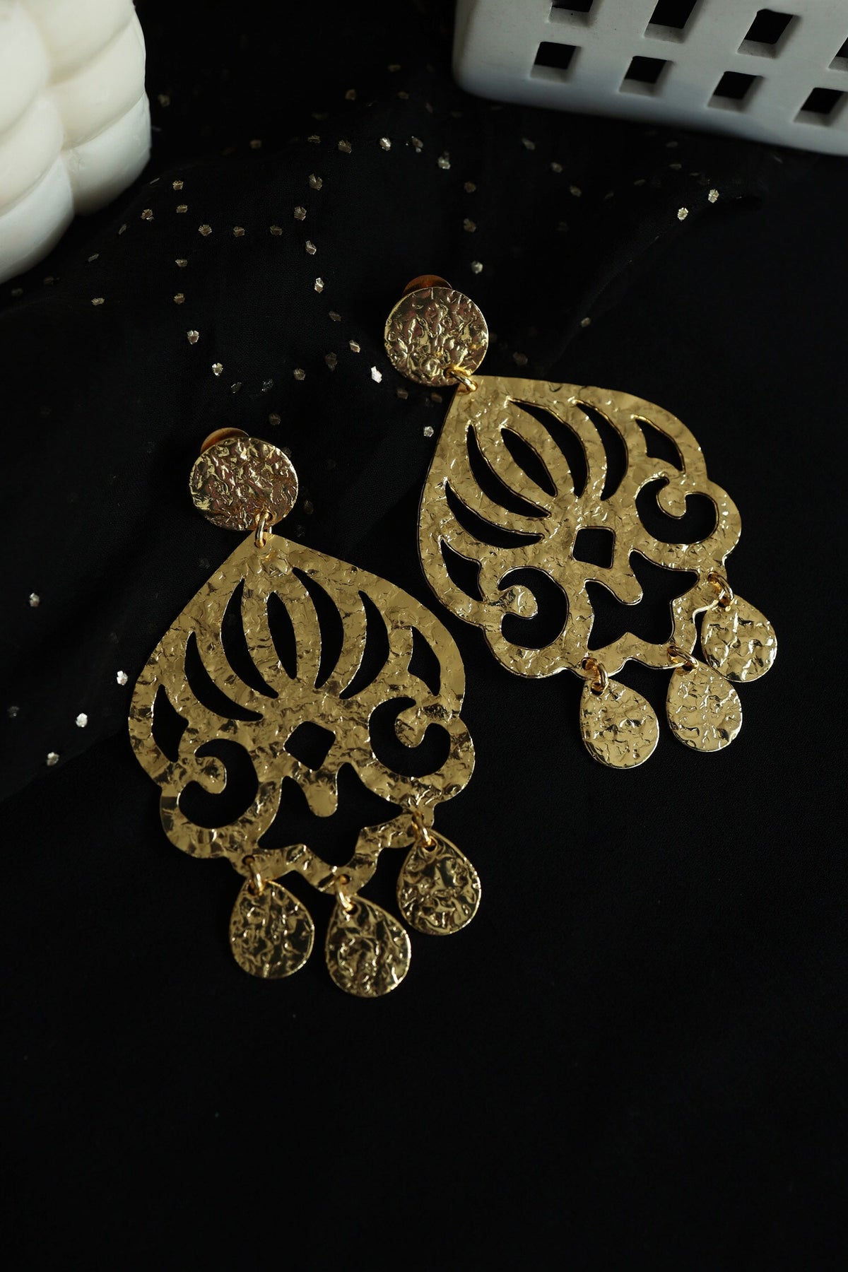 Textured Scallop Pattern Earrings 