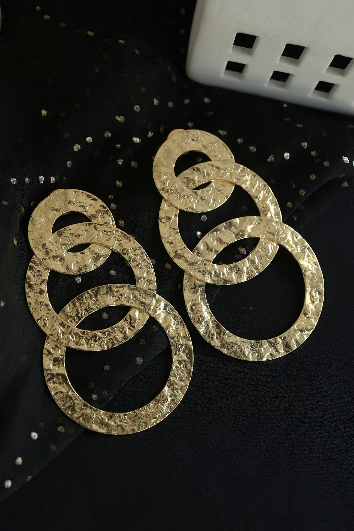 Textured Chain Pattern Earrings 