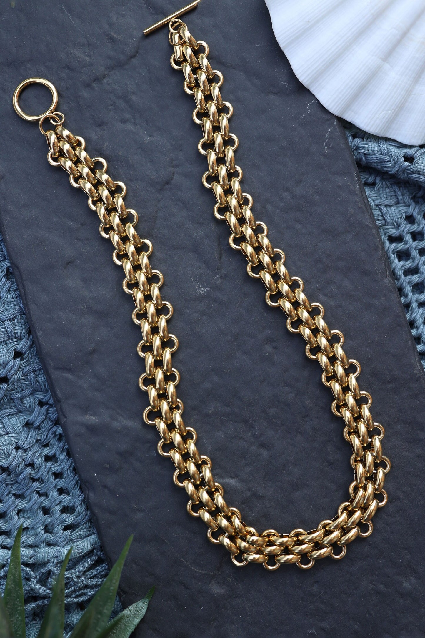 Interwoven Loop Necklace 