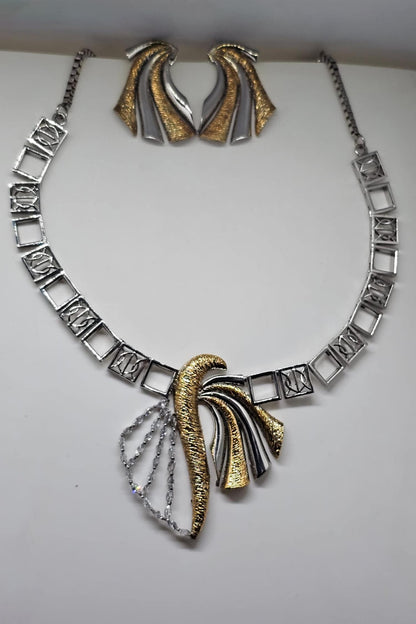 Knife Edge Stone Embellished Necklace Set 