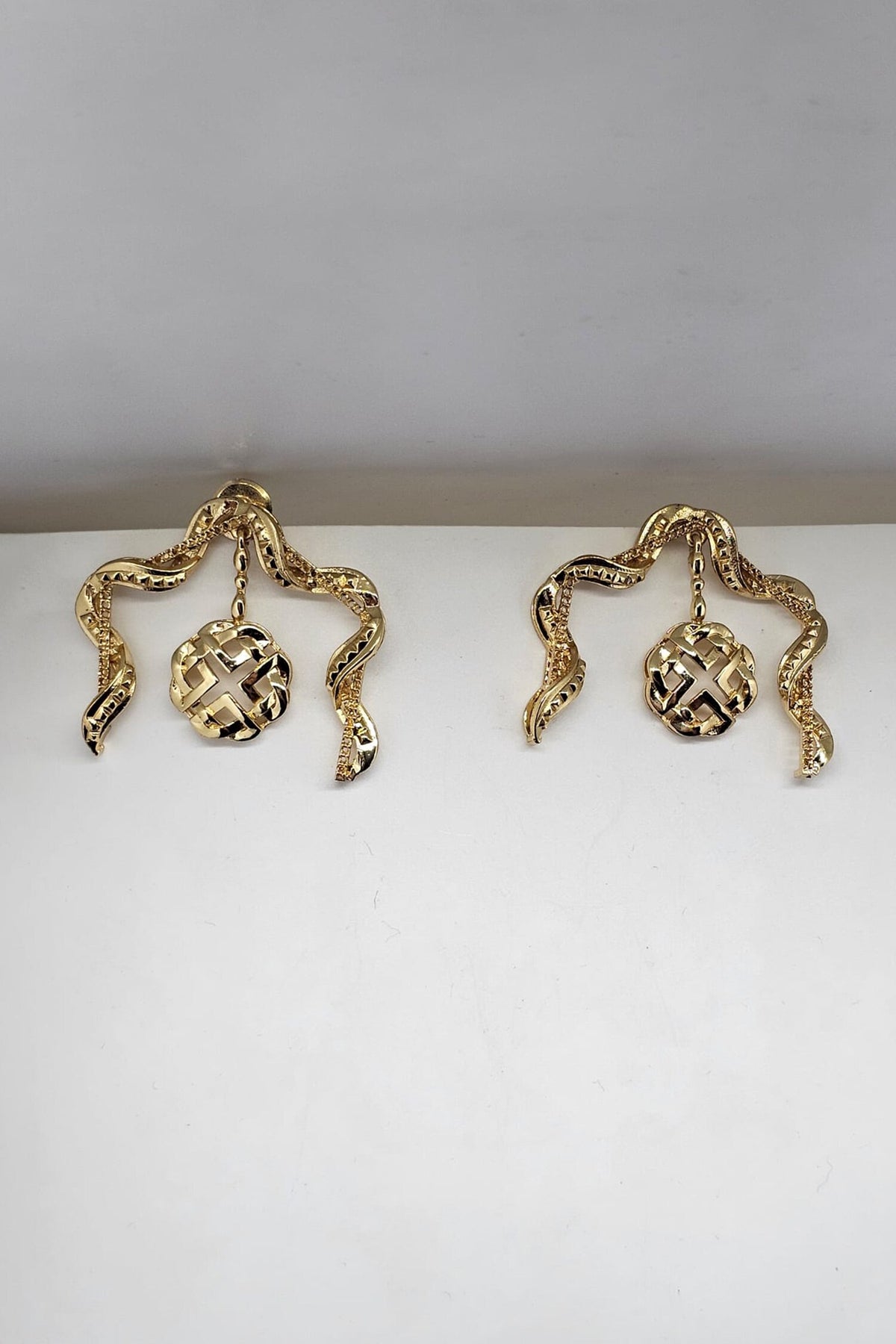 Roller Stone Embellished Earrings 