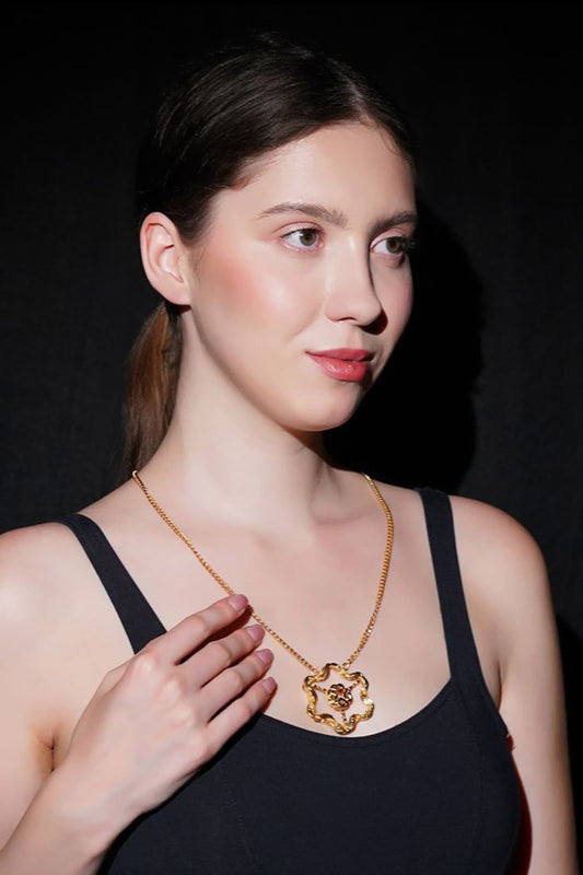 Floral Carved Pendant Necklace 