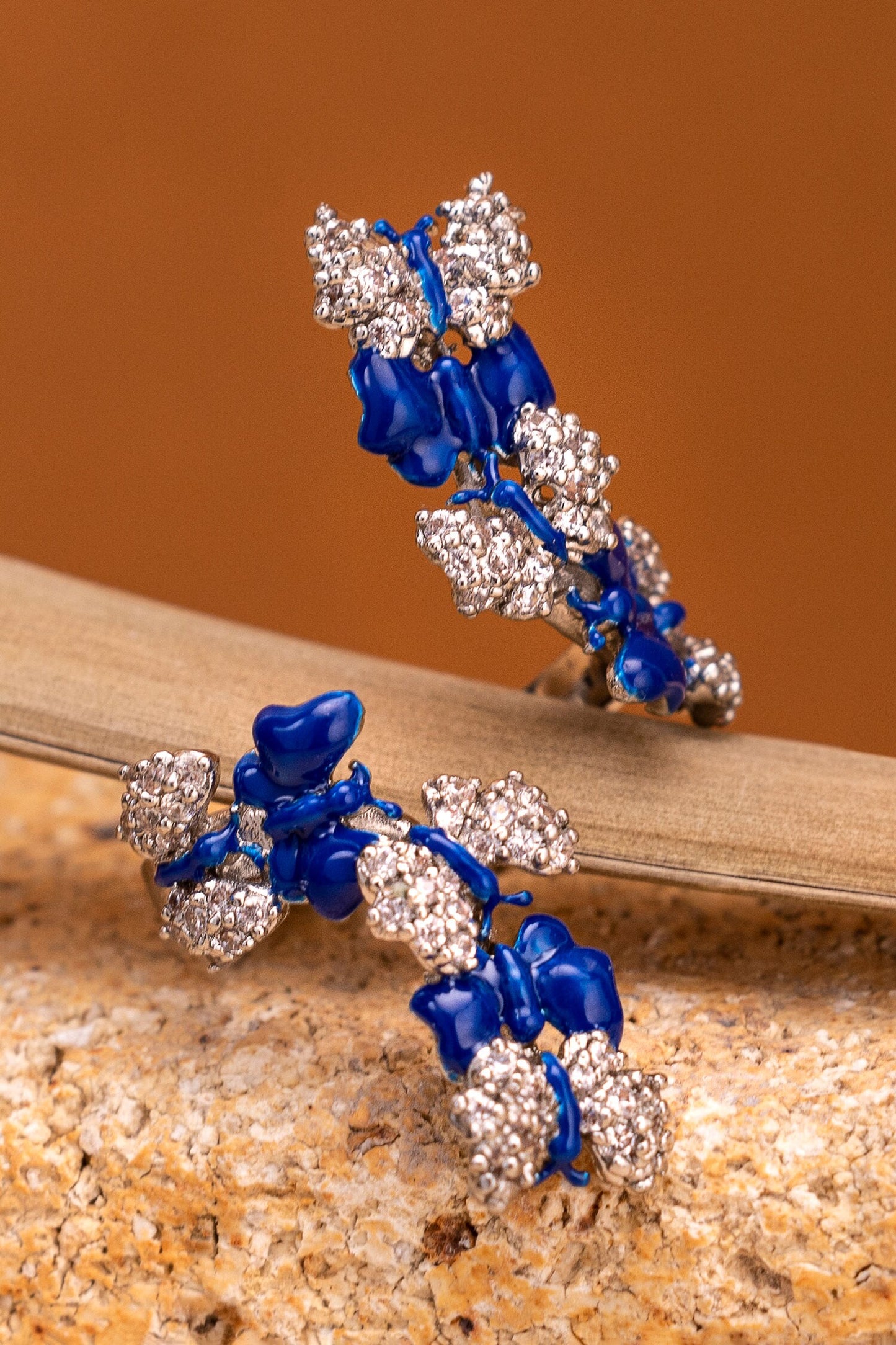 Pappilon Embellished Ring 