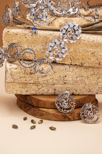 Le Cercle Embellished Choker Necklace Set 