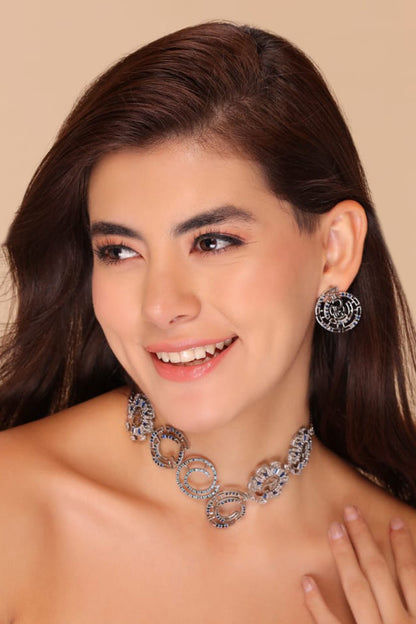 Le Cercle Embellished Choker Necklace Set 
