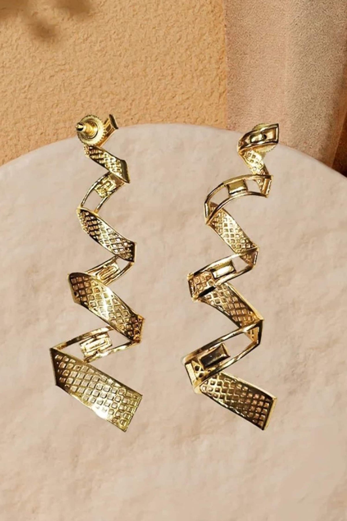 Spirale Jaali Pattern Spiral Earrings 