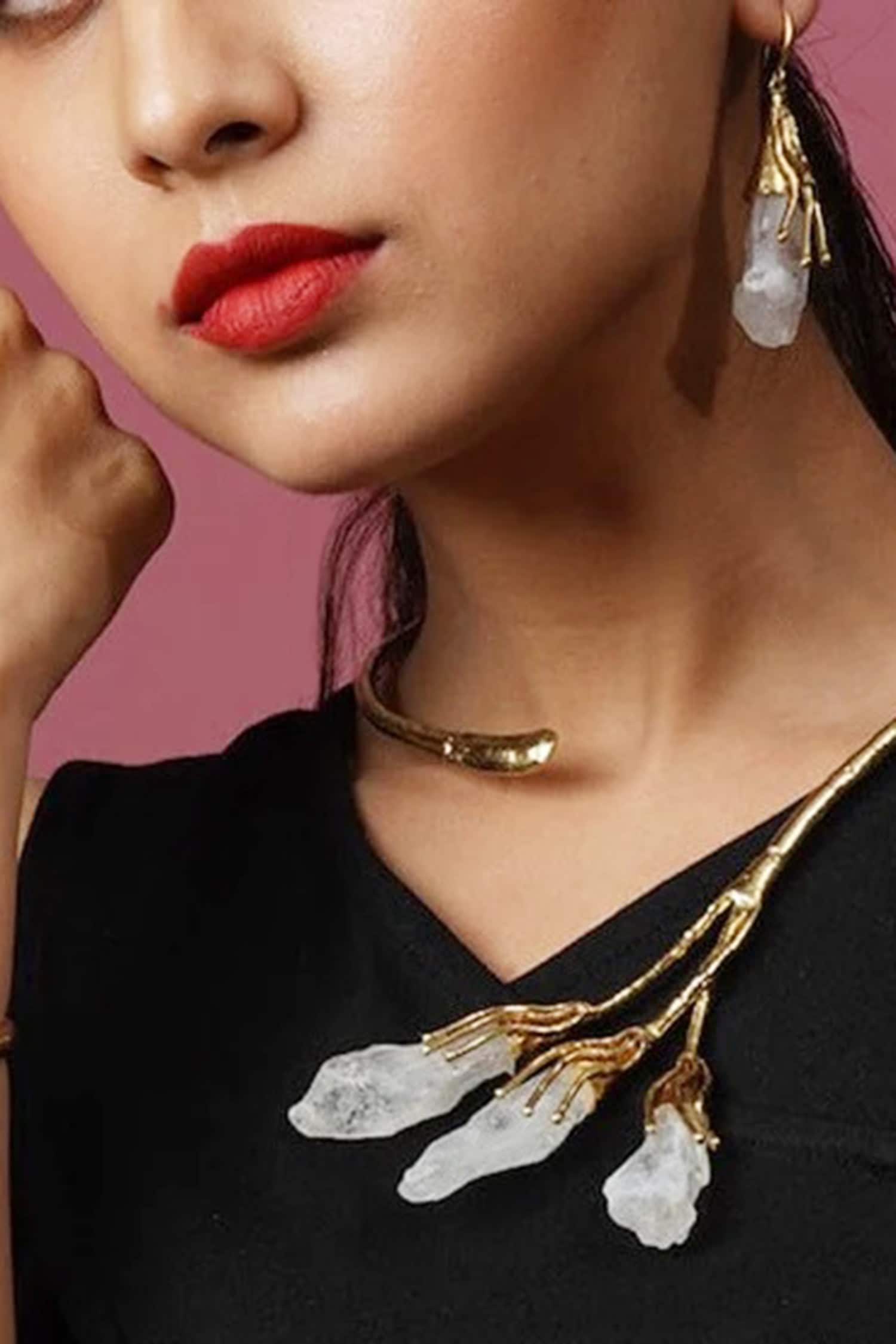 Snowy Crystal Embellished Necklace 