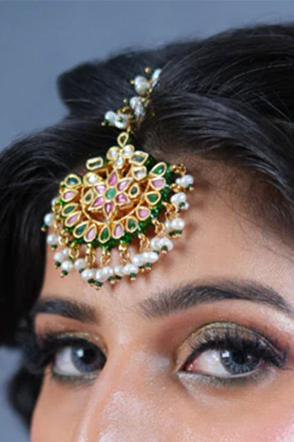 Opulent Polki Kundan Embellished Maangtikka 
