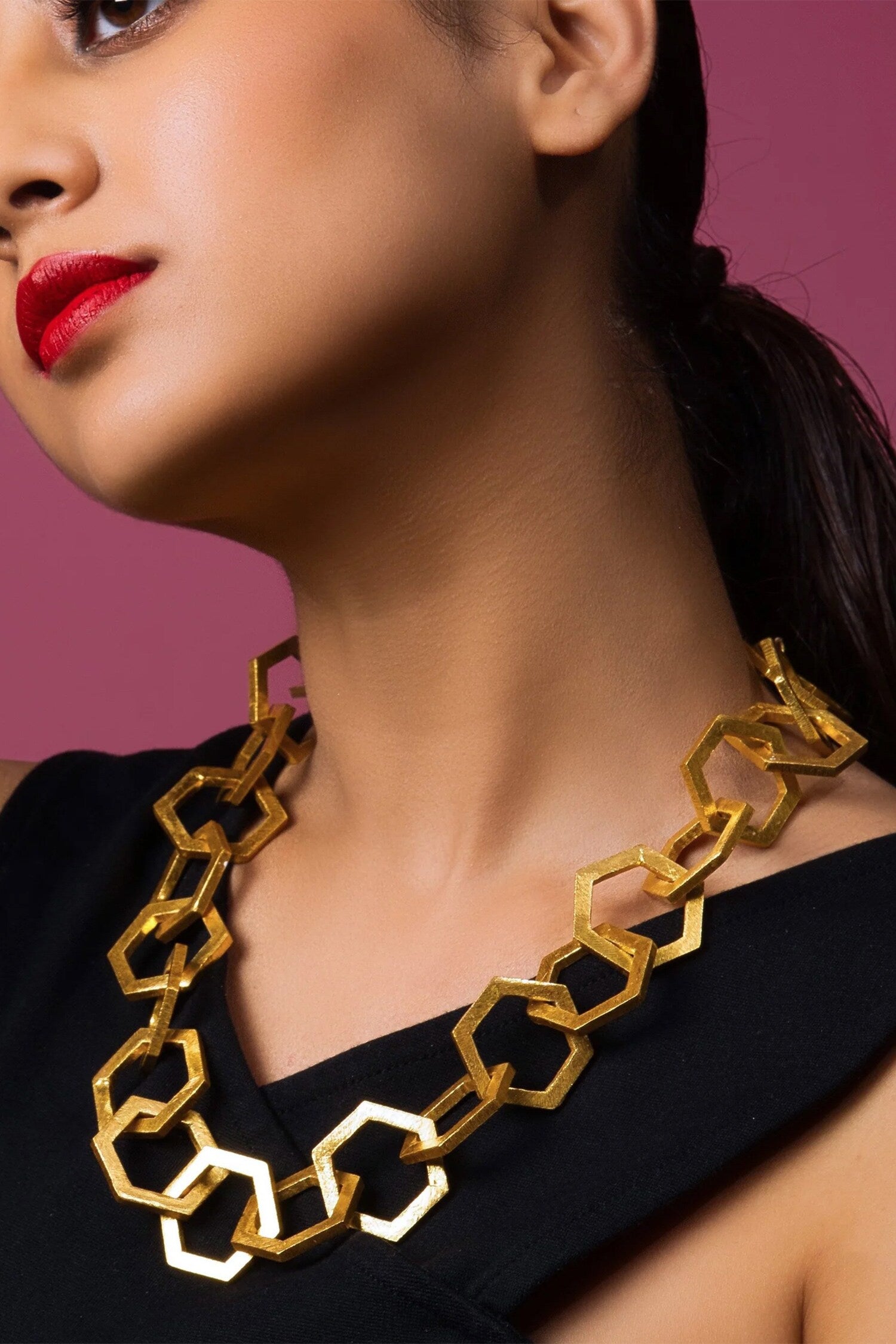 Bold Cut-Out Link Chain Necklace 